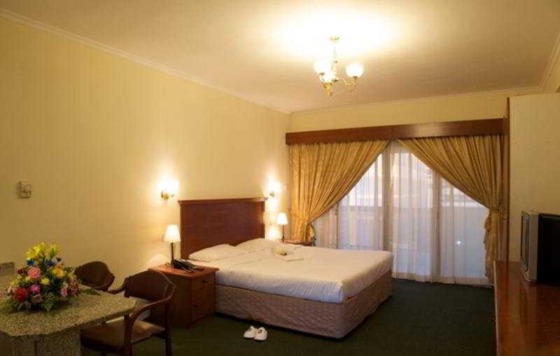 Al Mas Hotel Apartments Дубай Екстер'єр фото